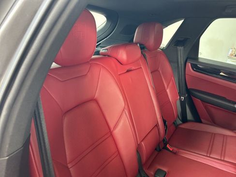 Used 2022 Porsche Cayenne w/ Premium Package Plus image 26