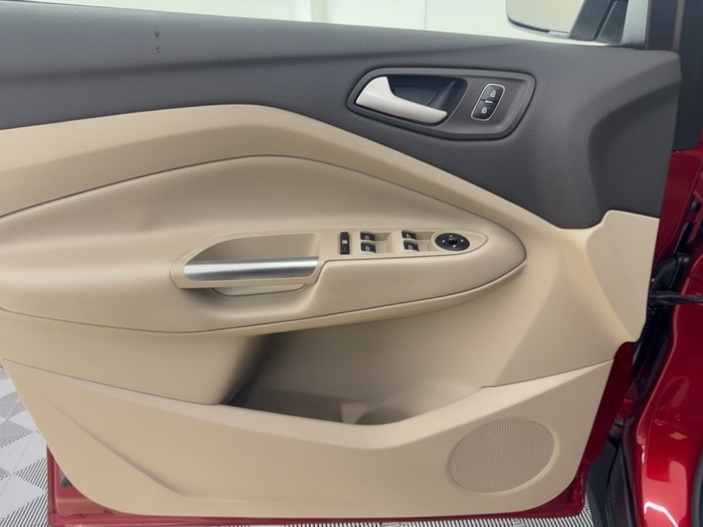 Used 2018 Ford Escape SE FWD image 14