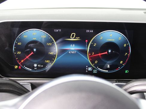 Used 2021 Mercedes-Benz GLB 250 image 13