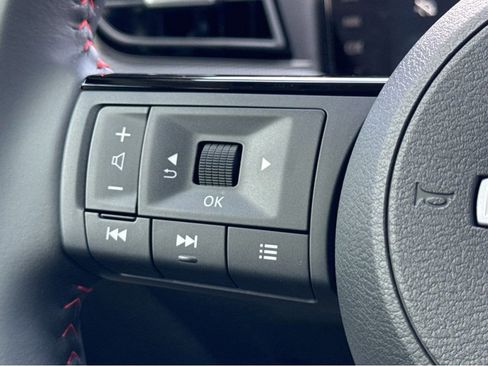New 2026 Nissan Kicks SR FWD image 12