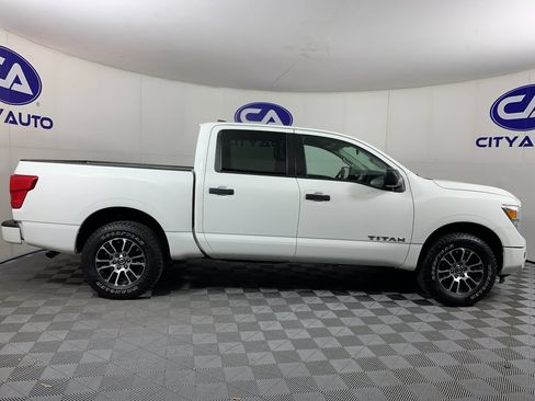 Used 2022 Nissan Titan SV AWD/4WD image 2