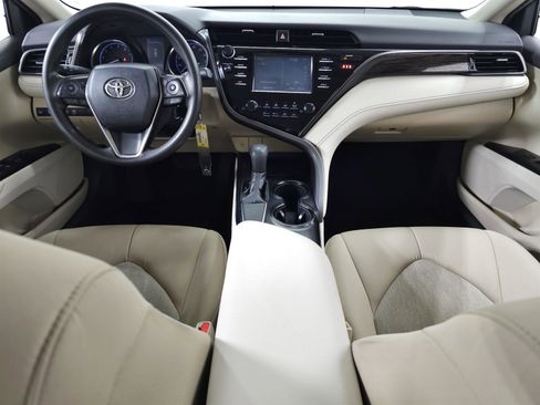 Used 2019 Toyota Camry LE image 12