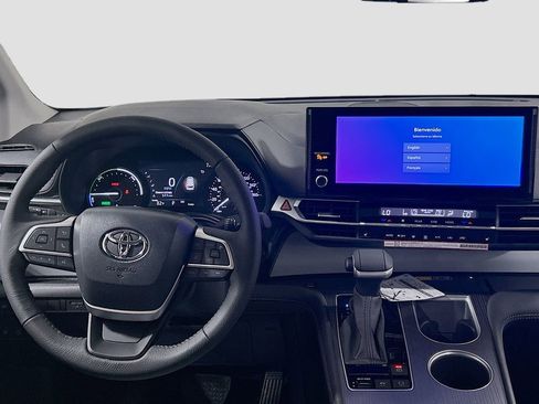New 2026 Toyota Sienna XLE FWD image 20