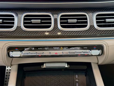 Used 2025 Mercedes-Benz GLS 63 AMG 4MATIC image 19