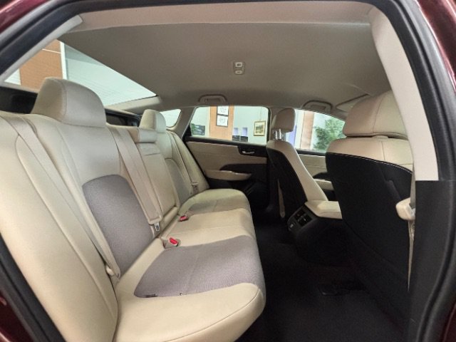 Used 2018 Honda Clarity Plug-In Hybrid image 14