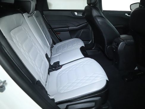 Used 2023 Ford Escape Platinum w/ Premium Technology Package AWD/4WD image 33