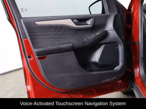 Used 2022 Ford Escape SE w/ SE Sport Appearance Package FWD image 19