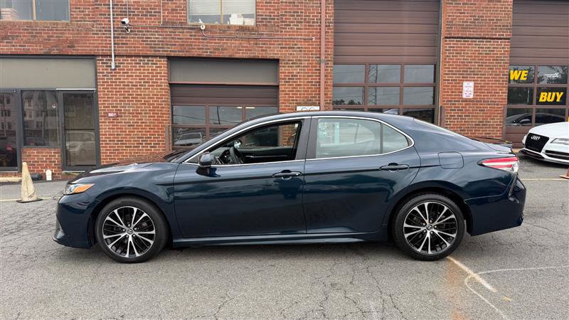 Used 2019 Toyota Camry SE FWD image 14