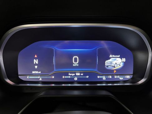 Used 2023 Chevrolet Suburban RST w/ Luxury Package image 12