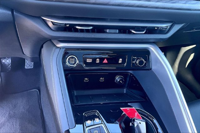Used 2025 Audi Q5 Premium AWD/4WD image 26