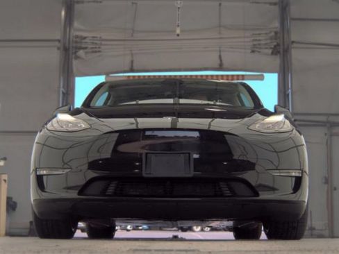 Used 2023 Tesla Model Y Performance AWD/4WD image 3
