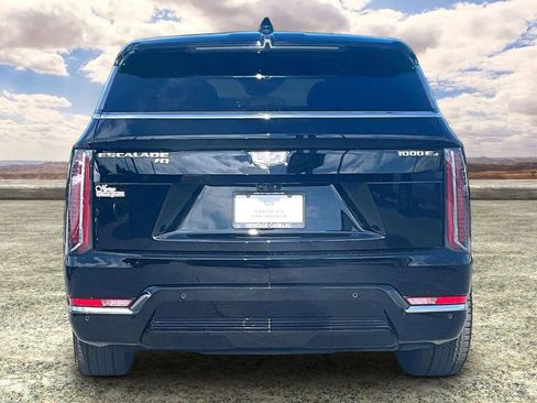Used 2025 Cadillac Escalade IQ Luxury 2 w/ LPO, Premium Carpet Package AWD/4WD image 6