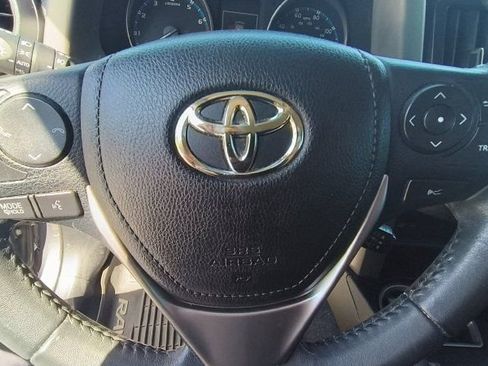 Used 2017 Toyota RAV4 XLE AWD/4WD image 16
