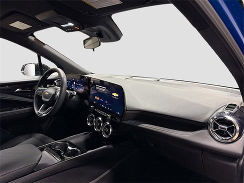 New 2026 Chevrolet Blazer EV LT image 32