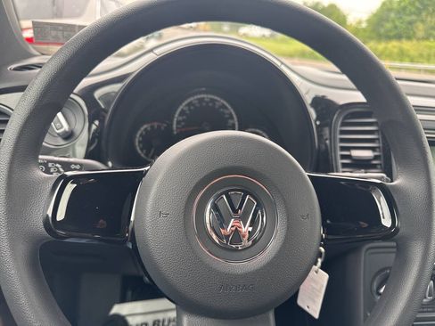 Used 2013 Volkswagen Beetle 2.5 FWD image 28