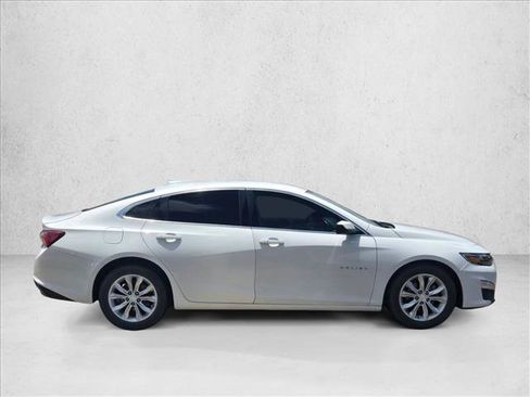 Used 2020 Chevrolet Malibu LT FWD image 4