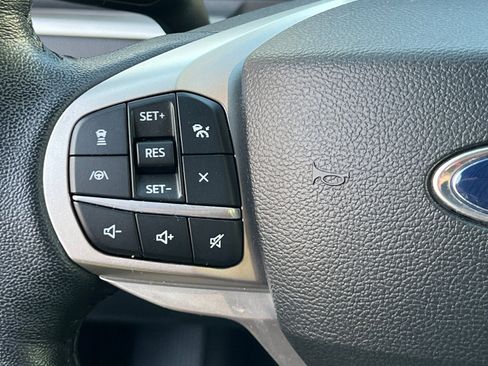 Used 2022 Ford Explorer XLT w/ Equipment Group 202A image 29