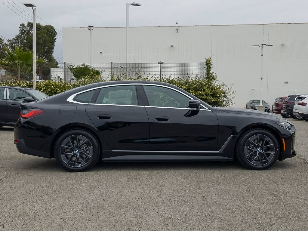 New 2026 BMW i4 eDrive40 w/ Parking Assistance Package RWD image 4