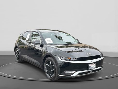 Certified 2024 Hyundai Ioniq 5 SE RWD image 3