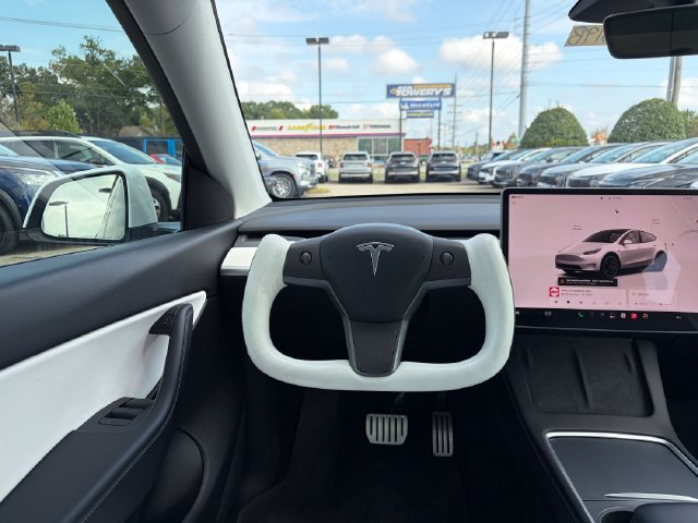 Used 2022 Tesla Model Y Performance AWD/4WD image 14