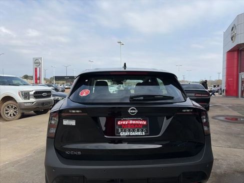 New 2026 Nissan Kicks S image 3