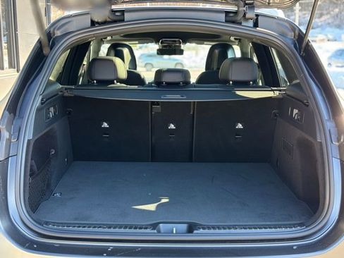 Used 2025 Mercedes-Benz GLC 300 4MATIC image 59