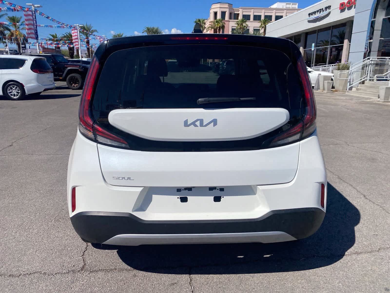 Used 2025 Kia Soul LX w/ LX Technology Package FWD image 8