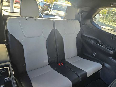 New 2026 Lexus TX 500h AWD image 16