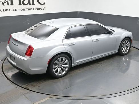 Used 2020 Chrysler 300 Touring L w/ Quick Order Package 2EF image 38