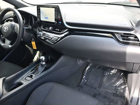 Used 2019 Toyota C-HR LE image 8