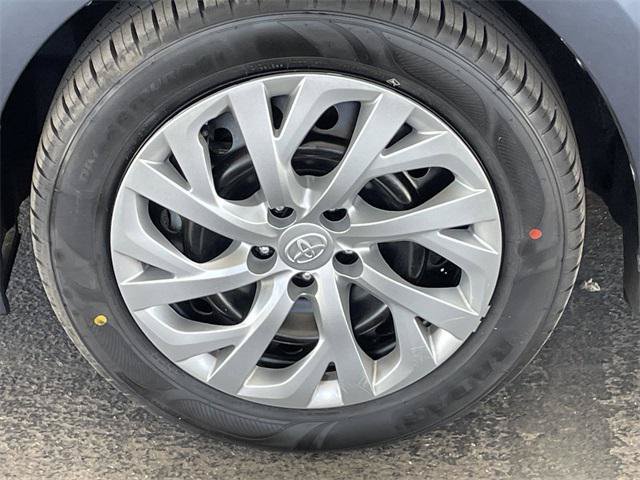 Certified 2018 Toyota Corolla LE w/ Carpet Mat Package (TMS) FWD image 11