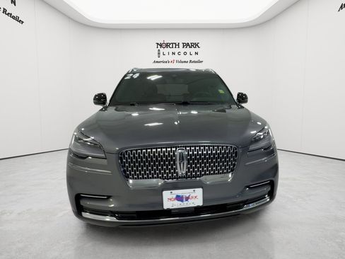 Used 2024 Lincoln Aviator Reserve w/ Elements Package Plus RWD image 8