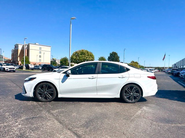 Used 2025 Toyota Camry XSE FWD image 7