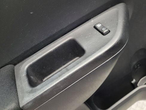 Used 2014 Toyota Yaris L FWD image 27