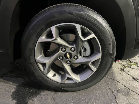 Used 2025 Chevrolet Trax LT w/ LT Convenience Package image 30