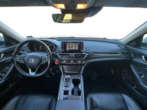 Used 2019 Honda Accord Touring image 11
