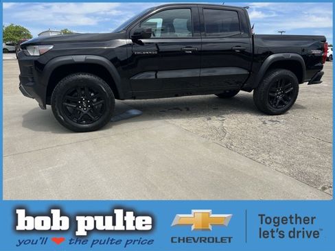 Used 2025 Chevrolet Colorado Trail Boss AWD/4WD image 1