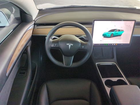 Used 2022 Tesla Model 3 Long Range image 17