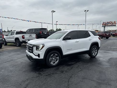 Used 2025 GMC Terrain Elevation AWD/4WD image 2