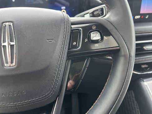 Used 2025 Lincoln Aviator AWD image 35
