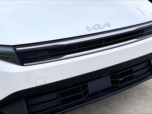 Used 2025 Kia K4 LXS image 27