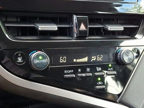 Used 2022 Toyota Camry SE AWD/4WD image 16