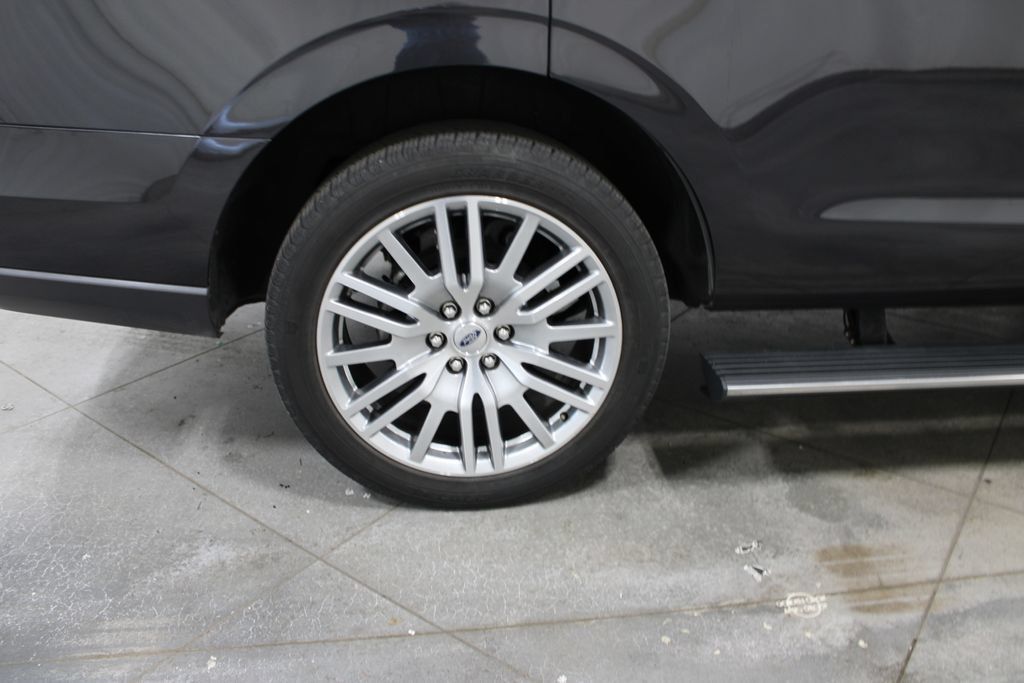Used 2024 Ford Expedition Limited AWD/4WD image 42