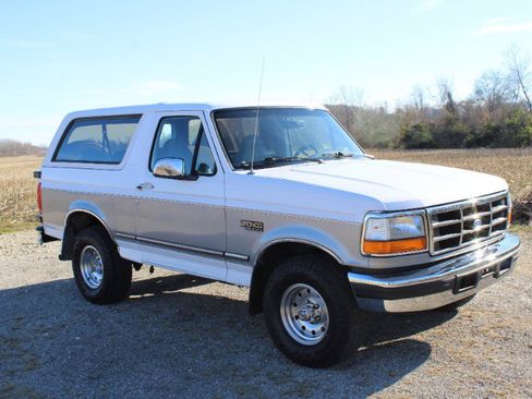 Used 1995 Ford Bronco XLT image 7