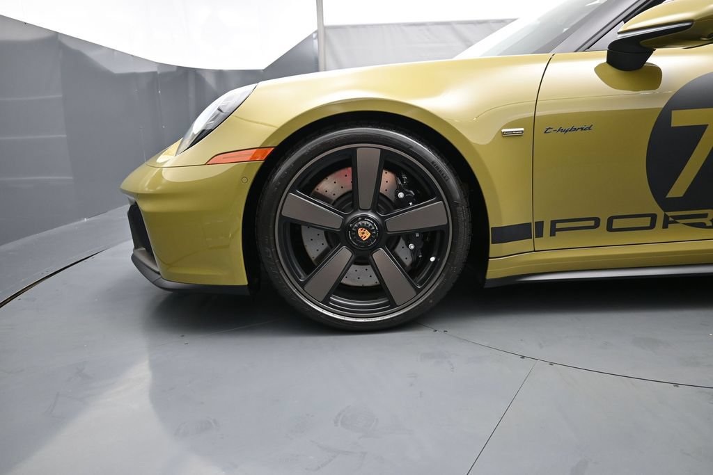 Certified 2026 Porsche 911 GTS RWD image 12