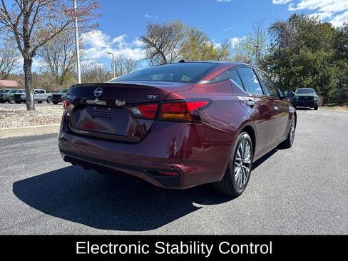 Certified 2024 Nissan Altima 2.5 SV FWD image 12