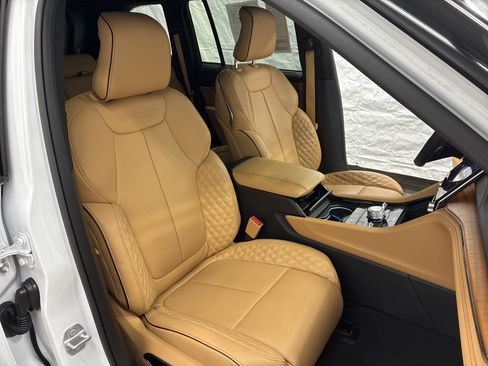 Certified 2025 Jeep Grand Cherokee Summit AWD/4WD image 17