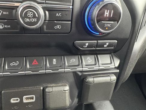 Used 2021 Chevrolet Silverado 1500 LT Trail Boss w/ Convenience Package II image 18