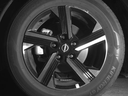 Used 2025 Nissan Sentra SV image 12