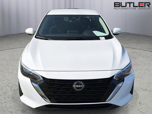 Used 2024 Nissan Sentra SV FWD image 9